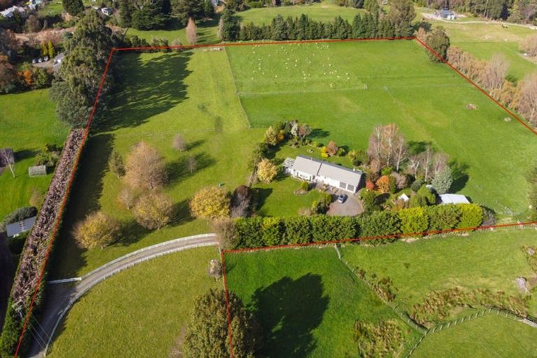 Photo of property in 241 Adelaide Road, Dannevirke, 4930