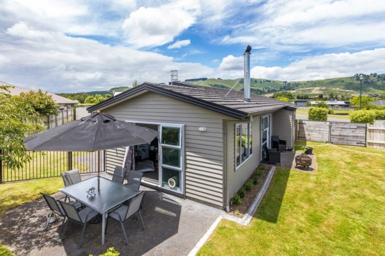 Photo of property in 28 Montgomery Crescent, Kinloch, Taupo, 3377