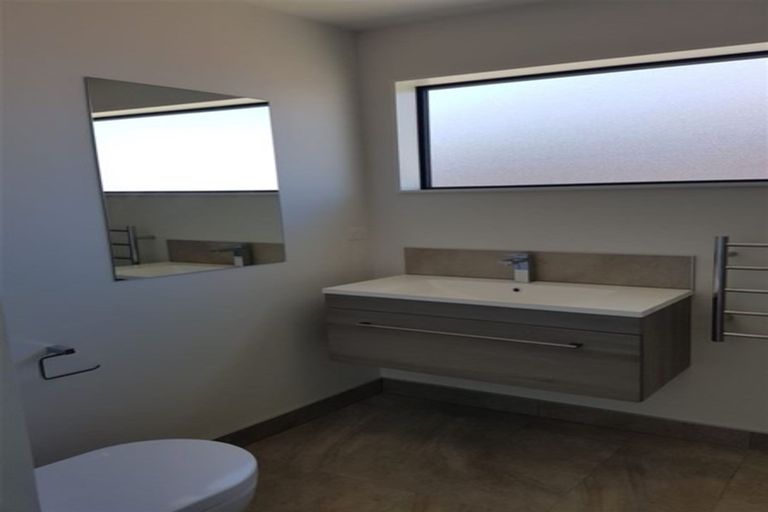 Photo of property in 41 Carder Court, Hobsonville, Auckland, 0618