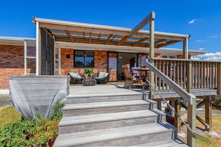 Photo of property in 11 Walton Avenue, Warkworth, 0910