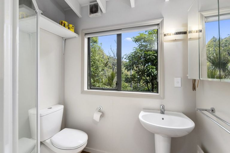 Photo of property in 166 Opanuku Road, Henderson Valley, Auckland, 0612
