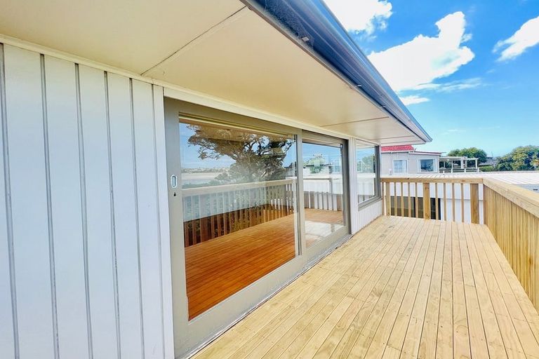 Photo of property in 73 Sylvan Avenue, Northcote, Auckland, 0627