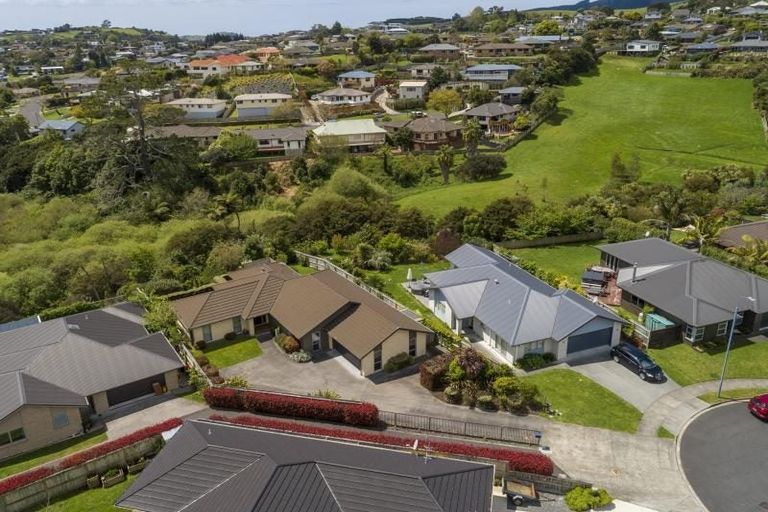 Photo of property in 156 Oteki Park Drive, Welcome Bay, Tauranga, 3112