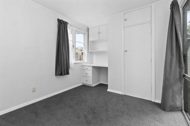 Photo of property in 16 Oxford Street, Fairfield, Hamilton, 3214