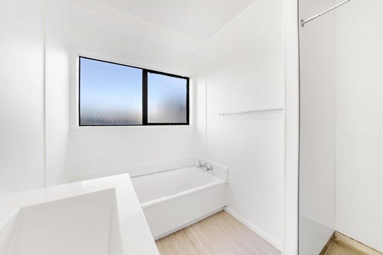 Photo of property in 261 Mahia Road, Weymouth, Auckland, 2103