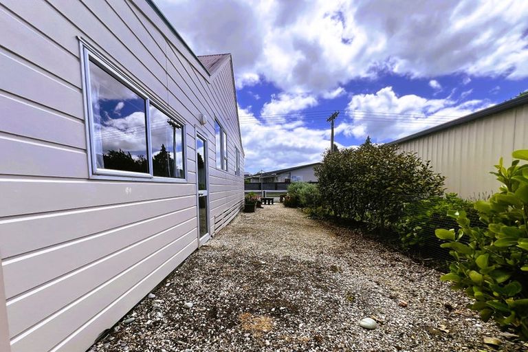 Photo of property in 128 Commercial Street, Takaka, 7110