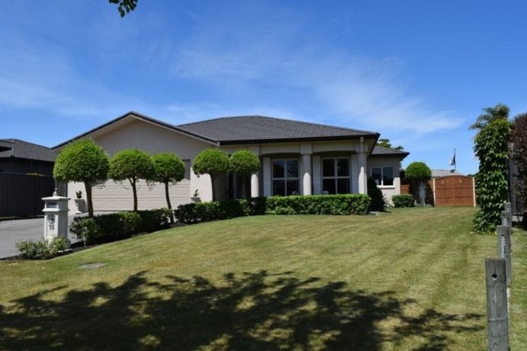 Photo of property in Heynes Place, 16 Heynes Place, Clive, 4102