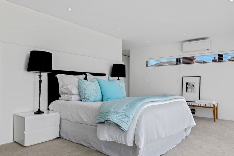 Photo of property in 116 Aikmans Road, Merivale, Christchurch, 8014