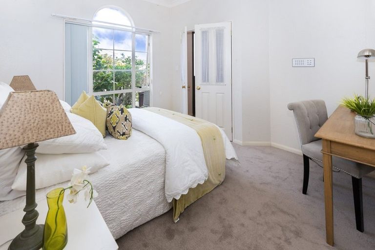 Photo of property in 26 Jane Eyre Drive, Somerville, Auckland, 2014