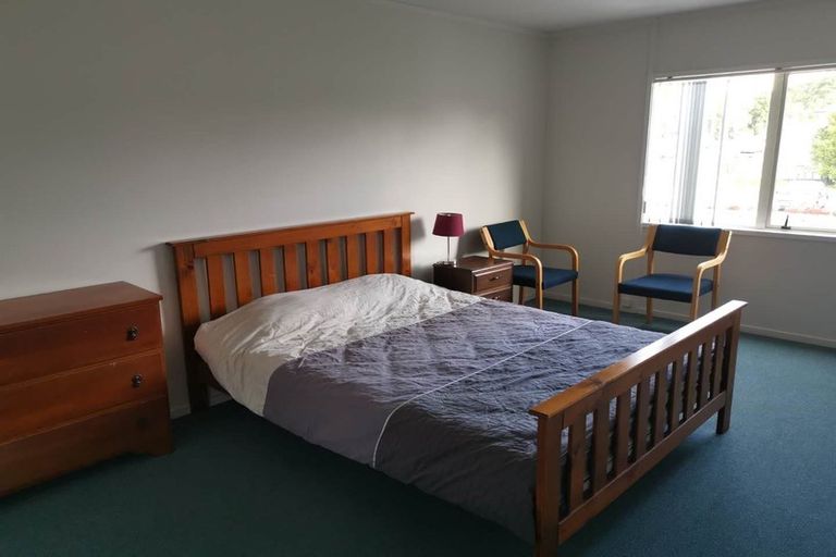 Photo of property in 2/242 Pakuranga Road, Pakuranga Heights, Auckland, 2010