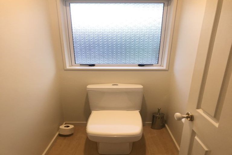 Photo of property in 1/14 Silkwood Grove, Totara Heights, Auckland, 2105