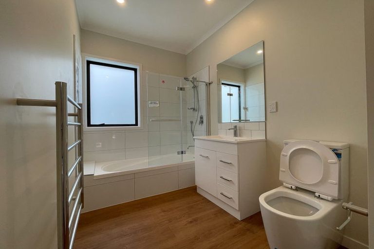 Photo of property in 392a Cambridge Terrace, Naenae, Lower Hutt, 5011