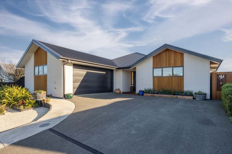 Photo of property in 33 Pegasus Main Street, Pegasus, 7612