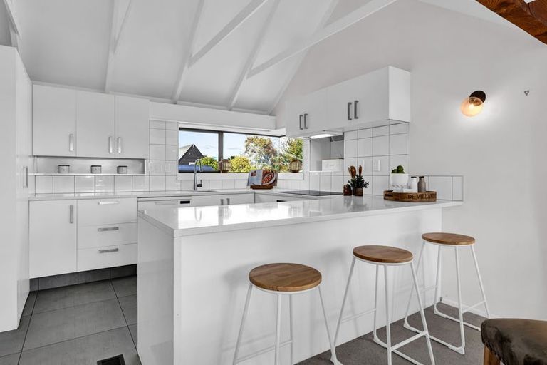 Photo of property in 15f Glen Almond Street, New Plymouth, 4310