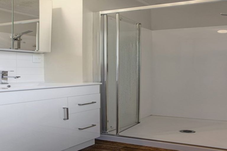 Photo of property in 8/2 Burdendale Grove, Churton Park, Wellington, 6037