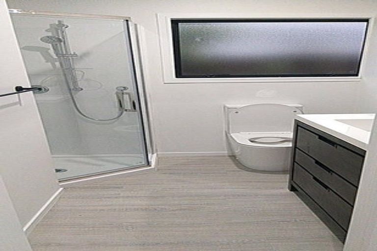 Photo of property in 1/117 Clevedon Road, Papakura, 2110