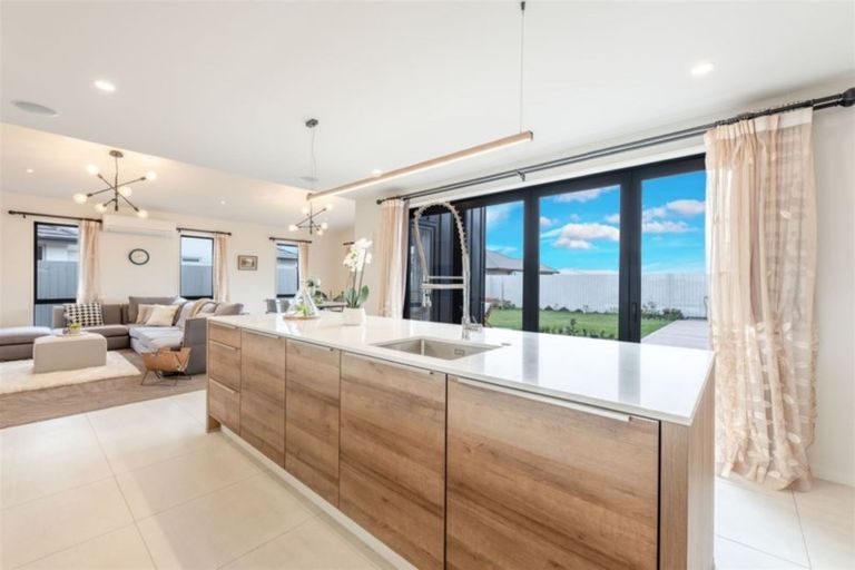 Photo of property in 25 Little Gem Road, Hornby, Christchurch, 8025