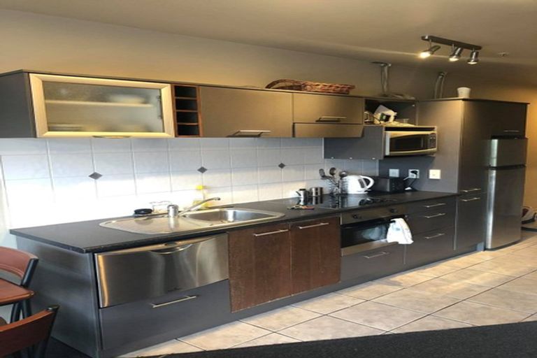 Photo of property in Atrium Towers, 8g/154 The Terrace, Wellington Central, Wellington, 6011