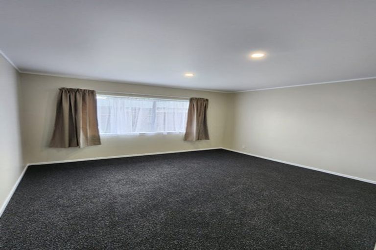 Photo of property in 1/14 Nerissa Place, Randwick Park, Auckland, 2105