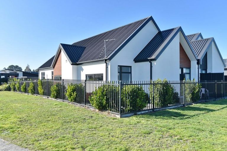 Photo of property in 21b Te Whenu Crescent, Marshland, Christchurch, 8083