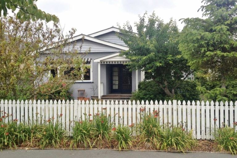 Photo of property in 14 Chilcombe Street, Ilam, Christchurch, 8041