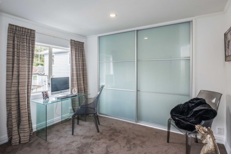 Photo of property in 1/14c Glenmore Street, Thorndon, Wellington, 6011