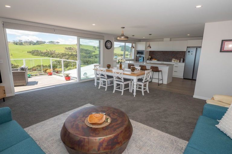 Photo of property in 21 Christine Drive, Coopers Beach, 0420