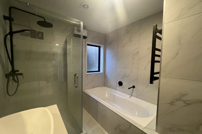 Photo of property in 26 Kiteroa Terrace, Rothesay Bay, Auckland, 0630