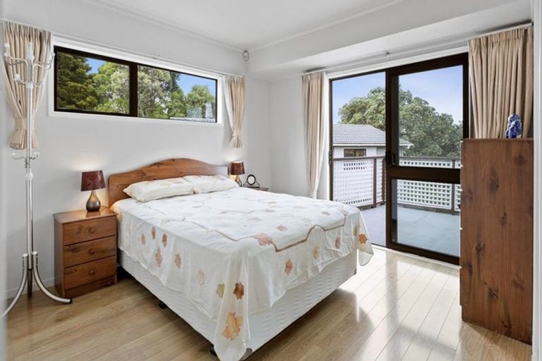 Photo of property in 30 Mannering Place, Hillcrest, Auckland, 0627