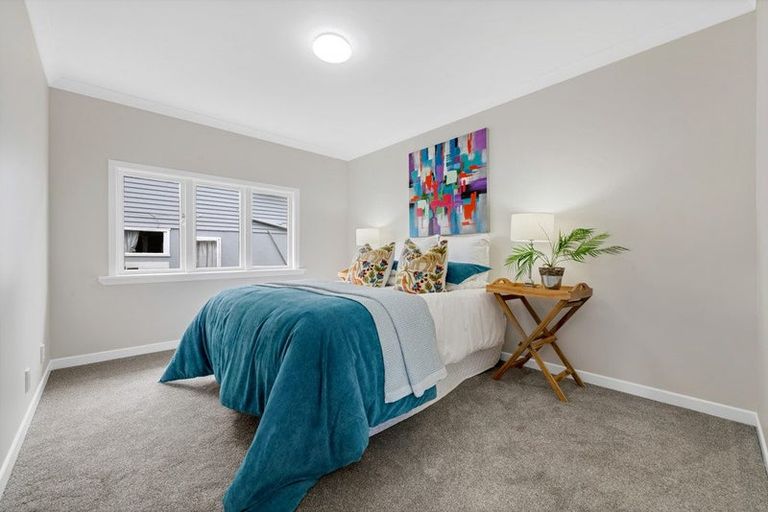 Photo of property in 5 Lane Road, Weymouth, Auckland, 2103