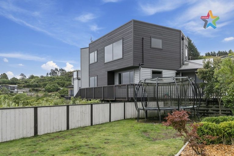 Photo of property in 47 Arahiwi Grove, Tirohanga, Lower Hutt, 5010