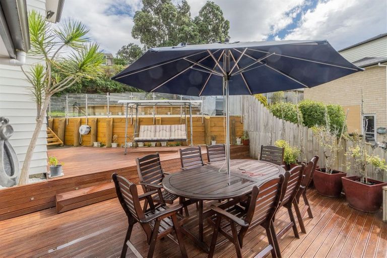 Photo of property in 5 Bangla Place, Massey, Auckland, 0614