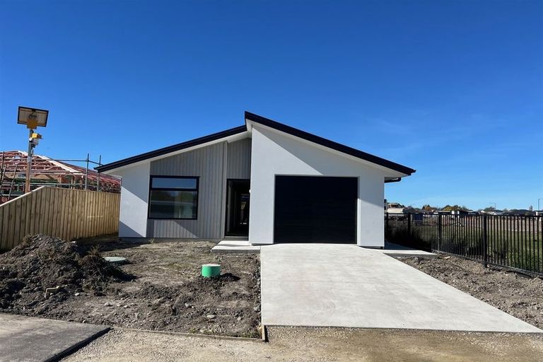 Photo of property in 16 Millhaven Place, Casebrook, Christchurch, 8051