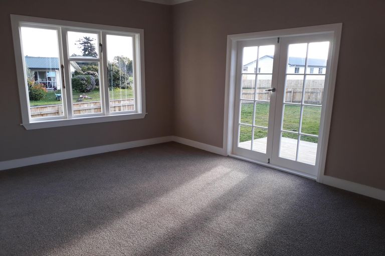 Photo of property in 1 Frood Street, Bulls, 4818