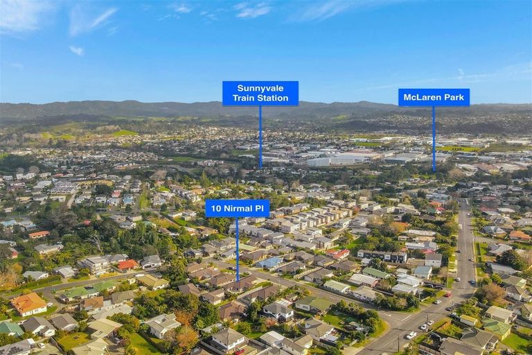Photo of property in 10 Nirmal Place, Sunnyvale, Auckland, 0612
