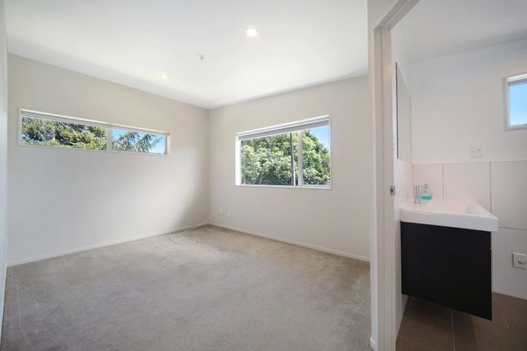 Photo of property in 22/45a Swanson Road, Henderson, Auckland, 0610