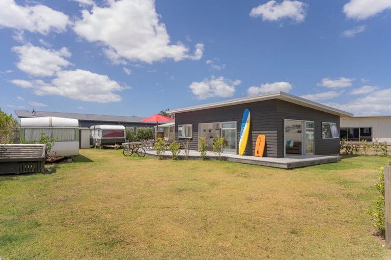 Photo of property in 107 Taupata Way, Matarangi, Whitianga, 3592