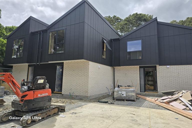 Photo of property in 38a Cascades Road, Pakuranga Heights, Auckland, 2010