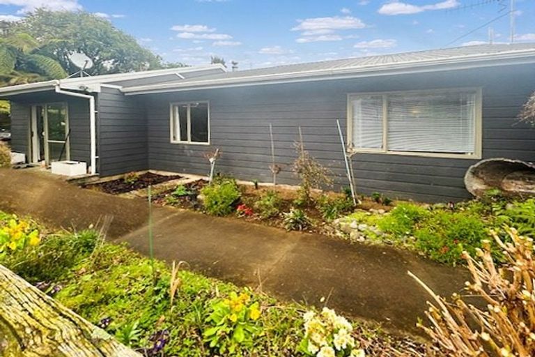 Photo of property in 10 Hau Whiti Place, Kimbolton, 4774