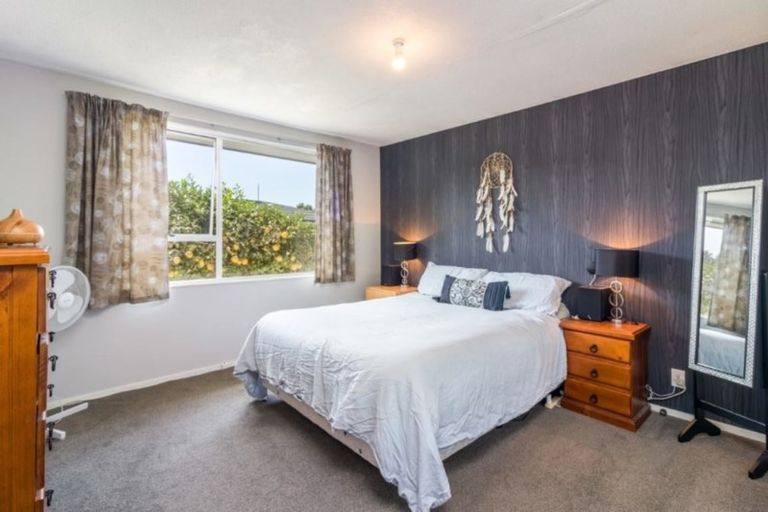 Photo of property in 2/11 Manatu Lane, Waltham, Christchurch, 8023