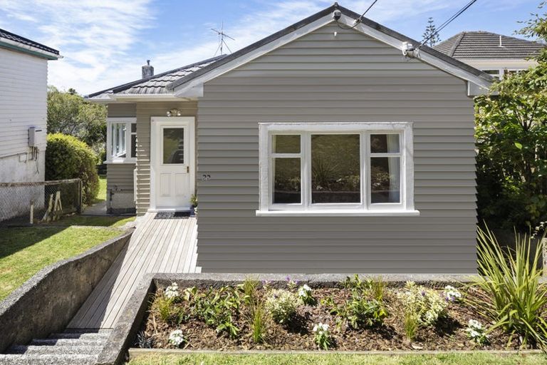 Photo of property in 22 Ranui Crescent, Khandallah, Wellington, 6035