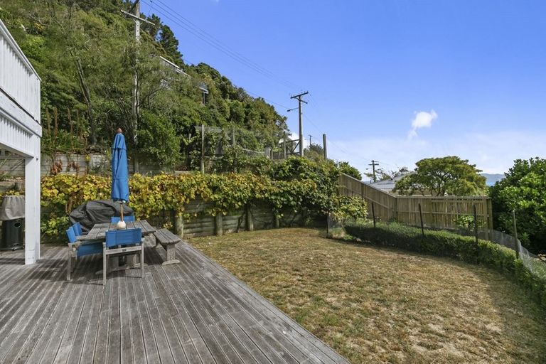 Photo of property in 6 Marama Terrace, Eastbourne, Lower Hutt, 5013