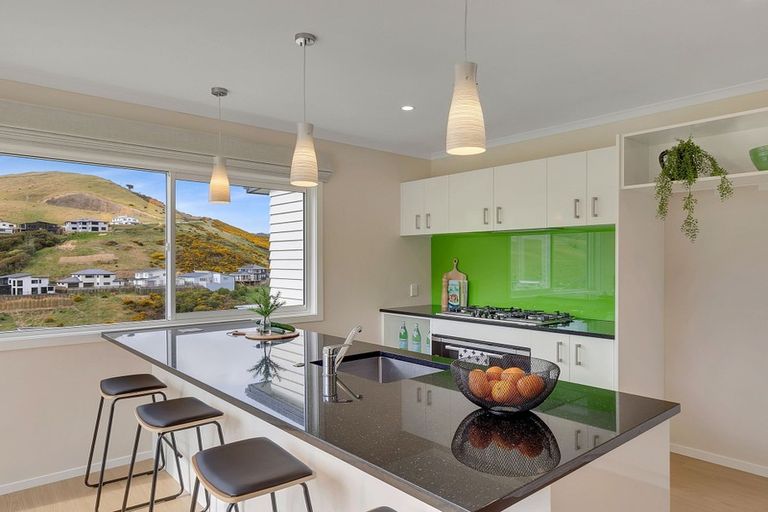 Photo of property in 44 Melksham Drive, Churton Park, Wellington, 6037