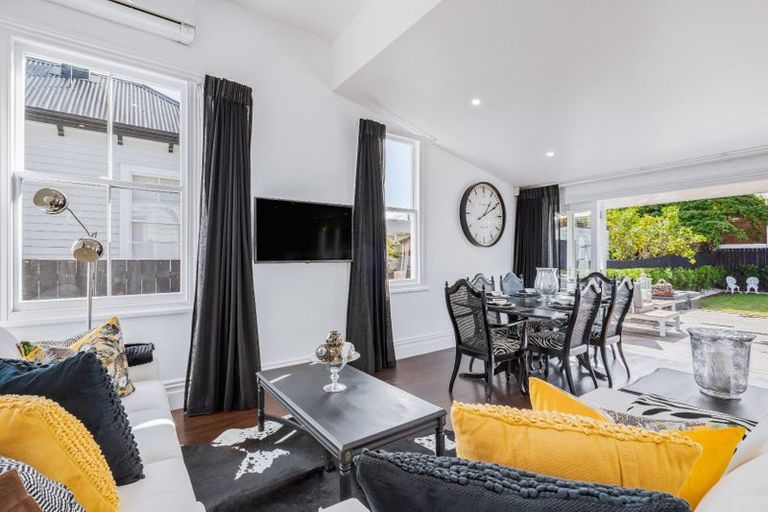 Photo of property in 12 Cross Street, Regent, Whangarei, 0112