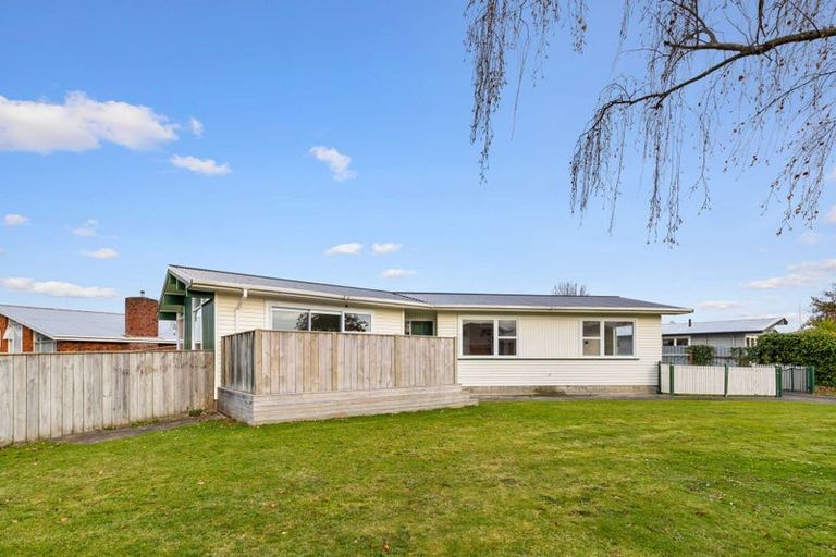 Photo of property in 6 Abraham Crescent, Milson, Palmerston North, 4414