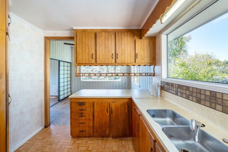 Photo of property in 13 Rembrandt Avenue, Tawa, Wellington, 5028