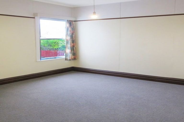 Photo of property in 94 Russell Terrace, Berhampore, Wellington, 6023