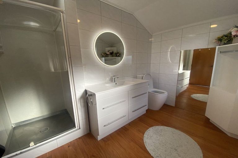 Photo of property in 17-19 Tirohanga Road, Tirohanga, Lower Hutt, 5010