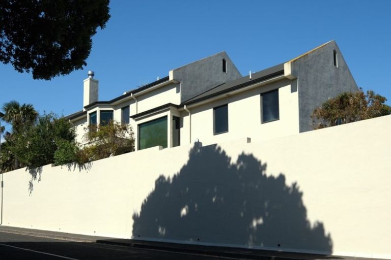 Photo of property in 14 Harvey Road, Bluff Hill, Napier, 4110