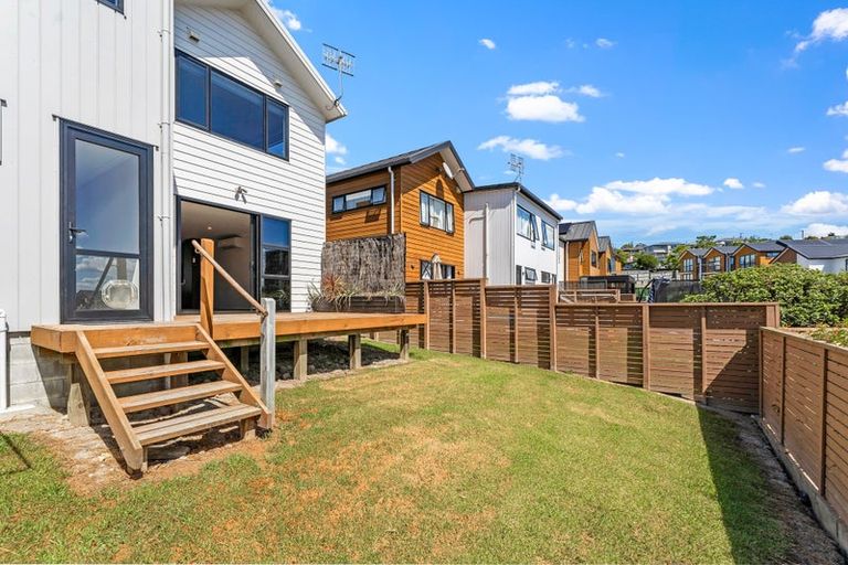 Photo of property in 9 Seafarer Crescent, Stanmore Bay, Whangaparaoa, 0932